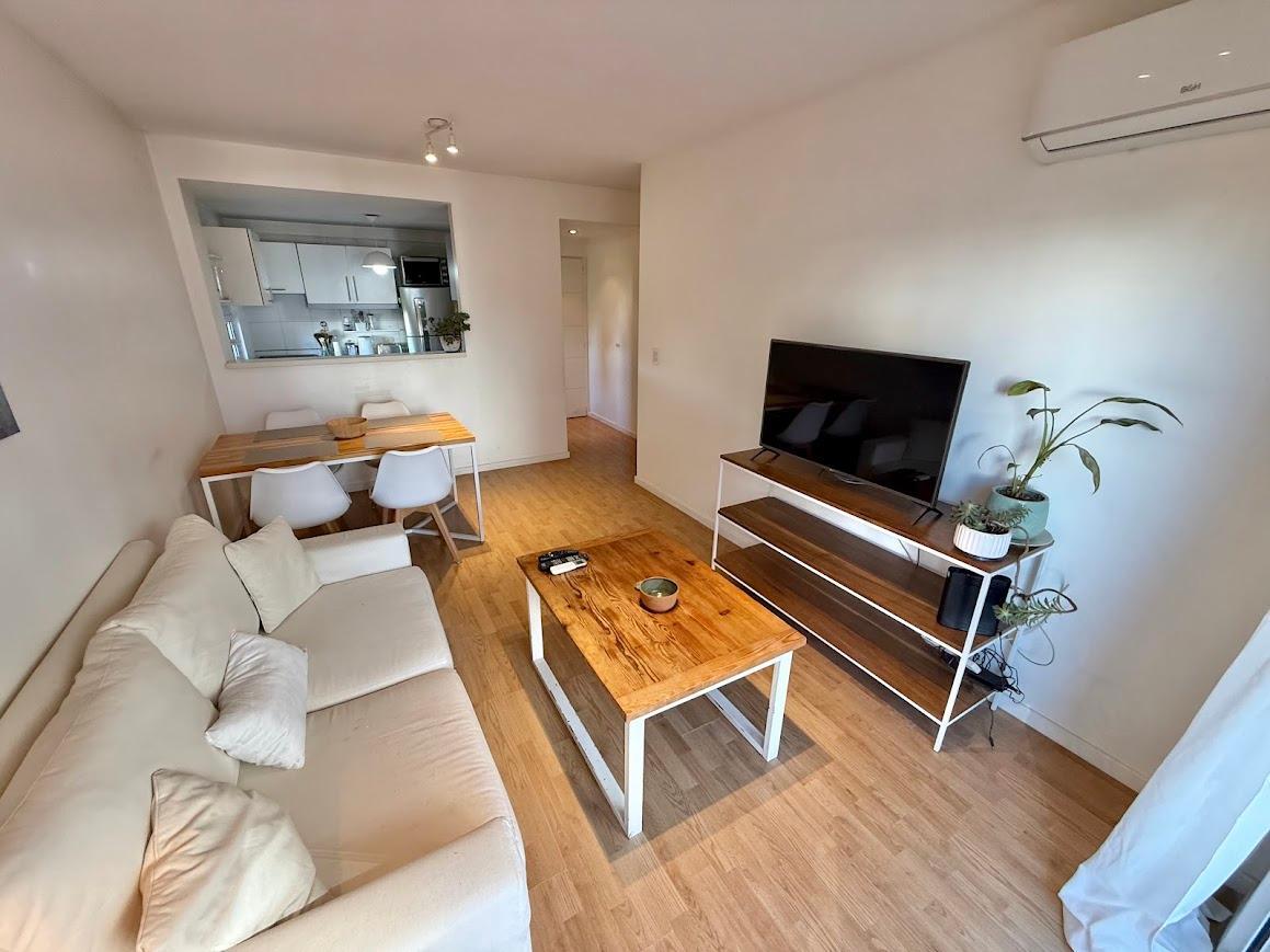 Furnished two-bedroom apartment with balcony in Núñez