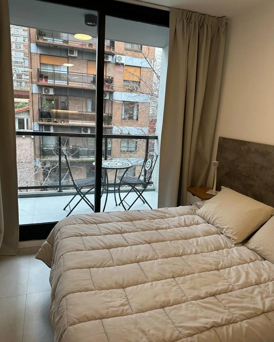 Excelente Estudio. Balcón. Teodoro Garcia 2400 a m de Av Cabildo - Belgrano