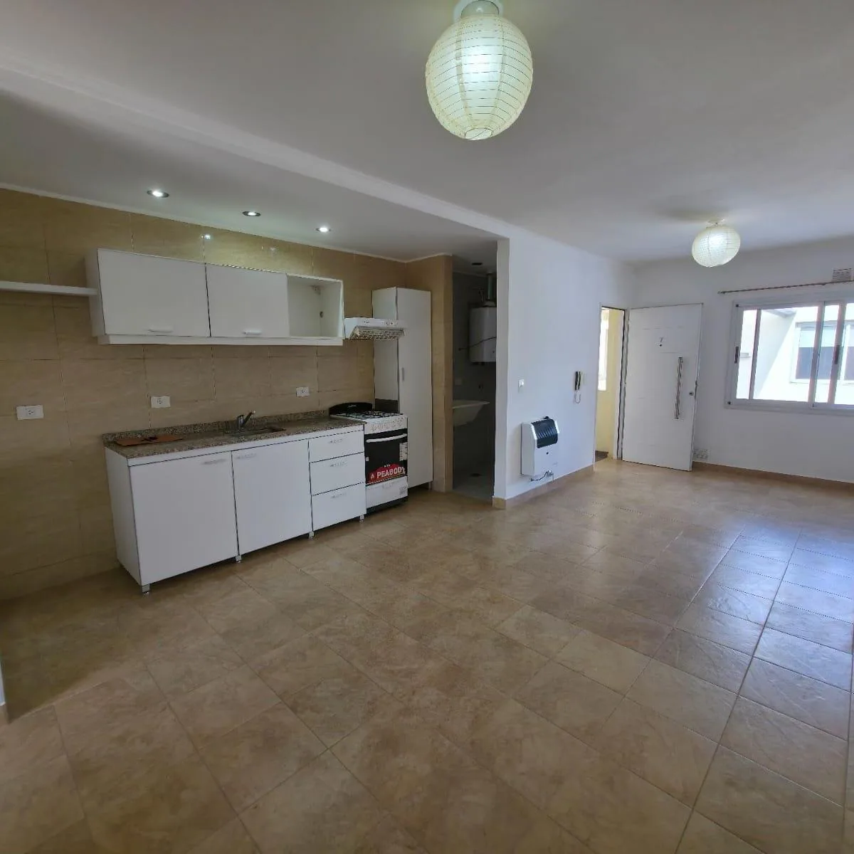 Departamento de 2 ambientes en 1º piso contra frente