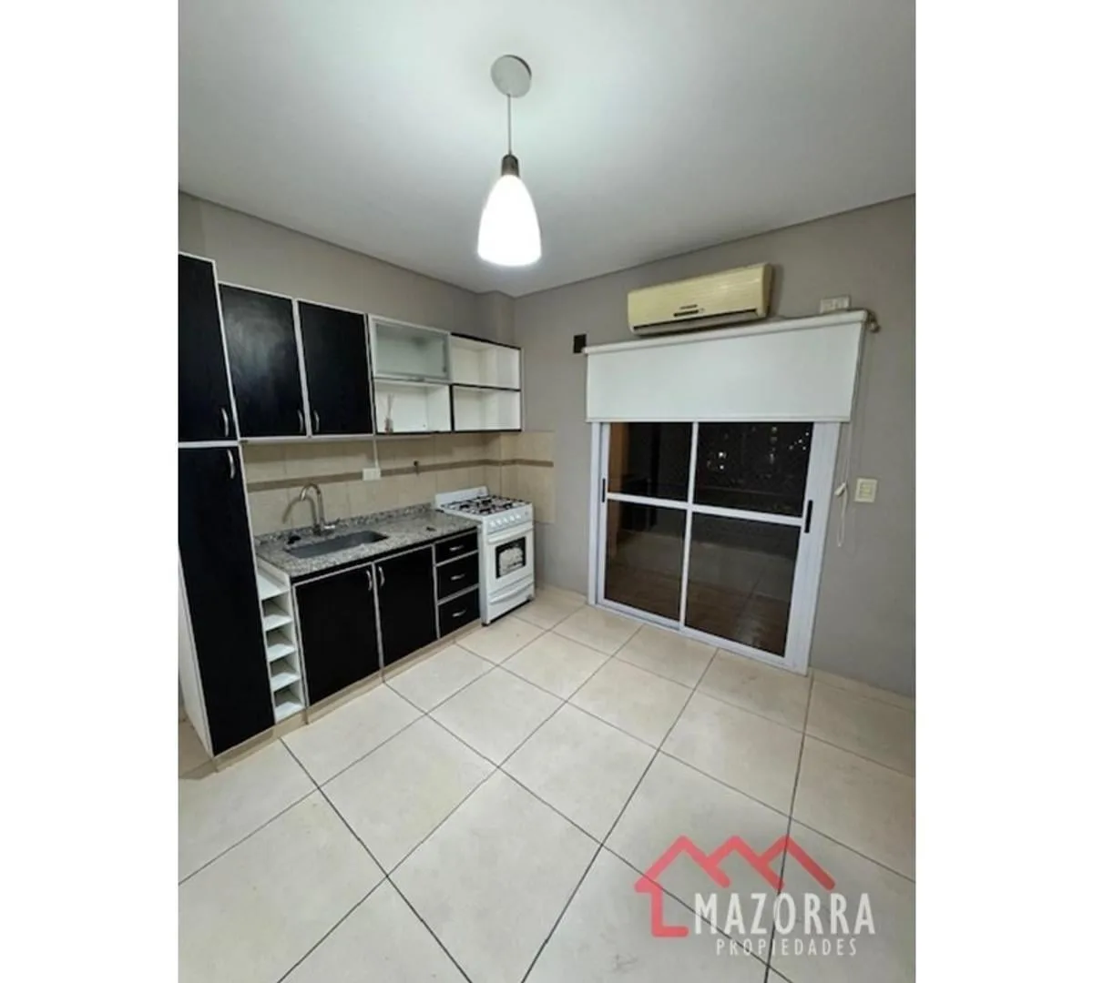 Departamento con Cochera en Alquiler - Caseros Centro