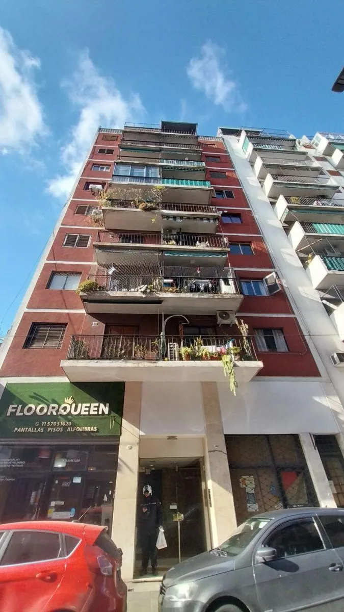 Departamento de 2 ambientes contrafrente en Monserrat