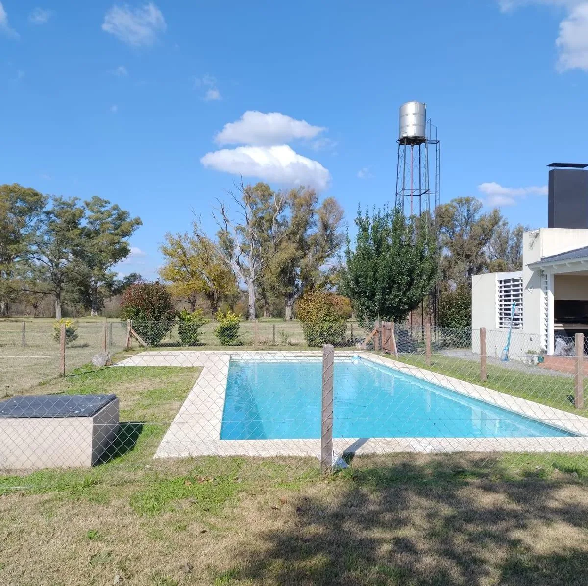 Four-bedroom house in Club de Campo La Elina, Luján