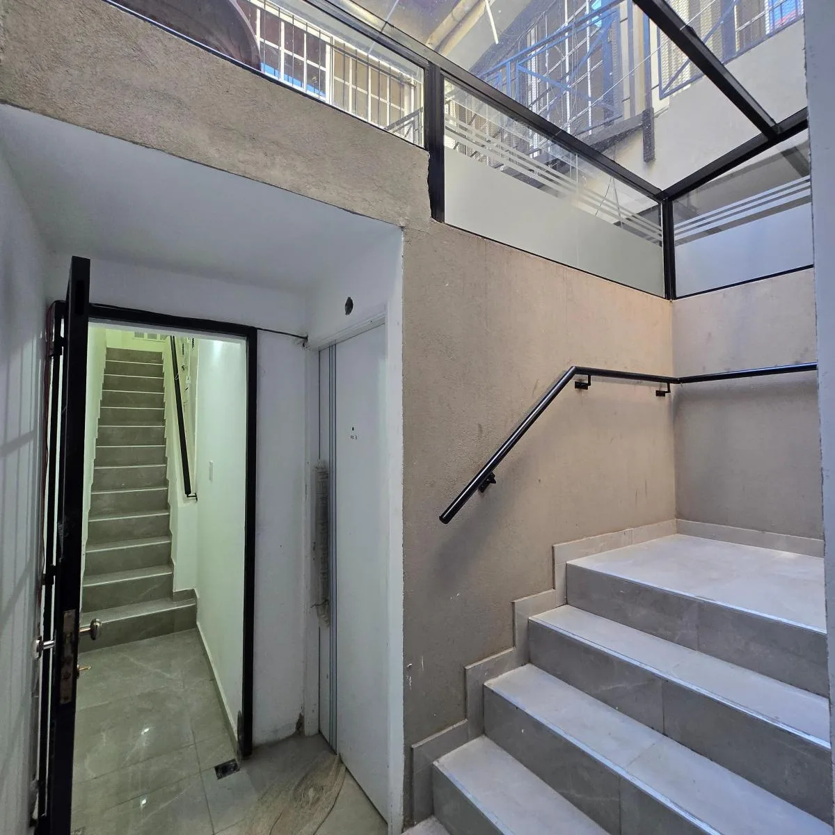 Apartamento tipo casa de três ambientes com 2 dormitórios em Tres de Febrero