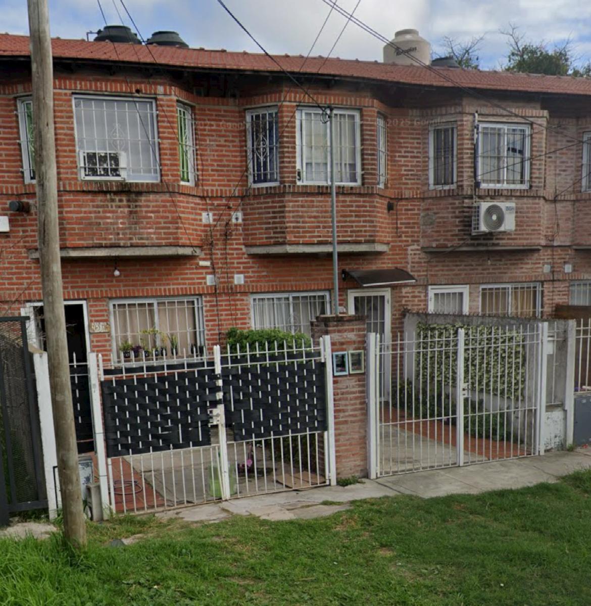 Duplex de 3 ambientes com vaga de automóvel e jardim em Hurlingham