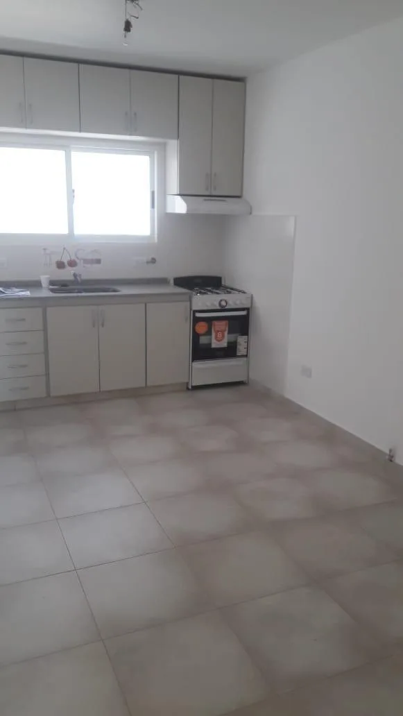 Квартира с 1 спальней, балконом, на Av. Urquiza в Tres de Febrero