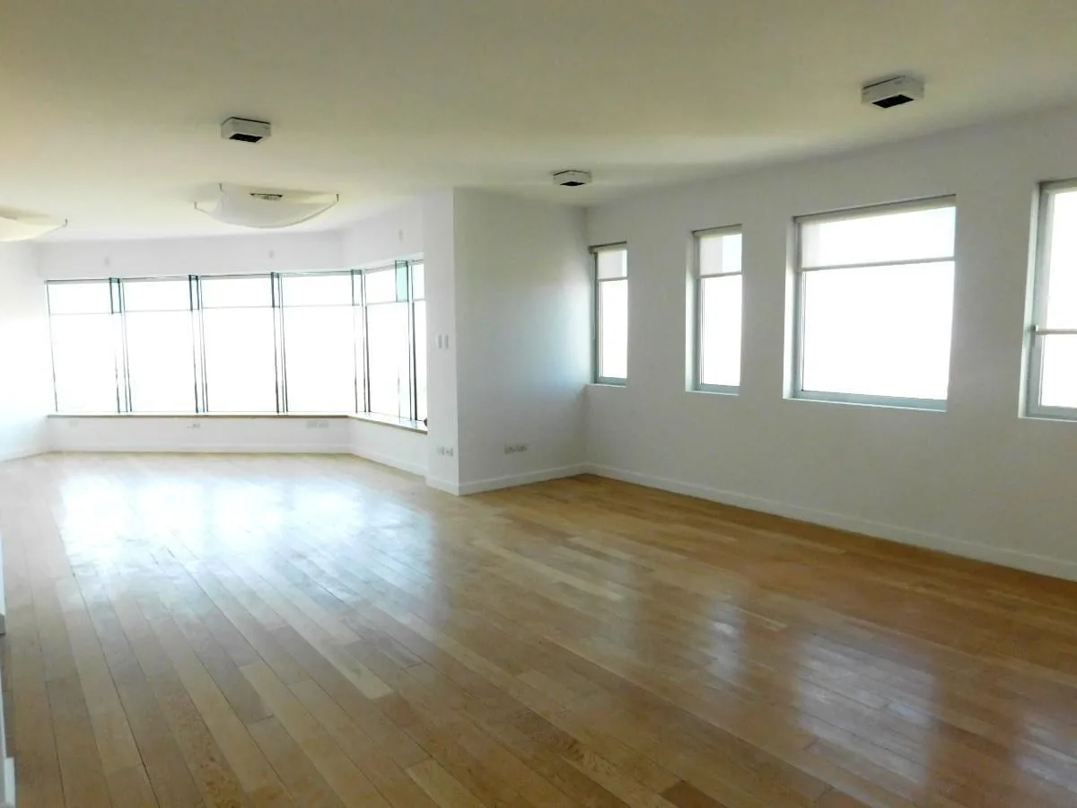 Apartamento de três quartos em Puerto Madero
