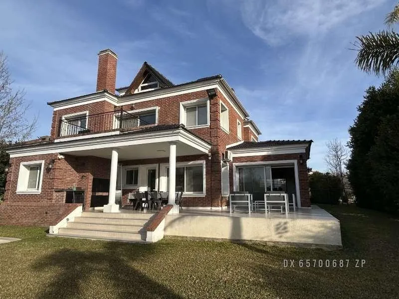 Furnished 4-bedroom house in Nordelta, Tigre