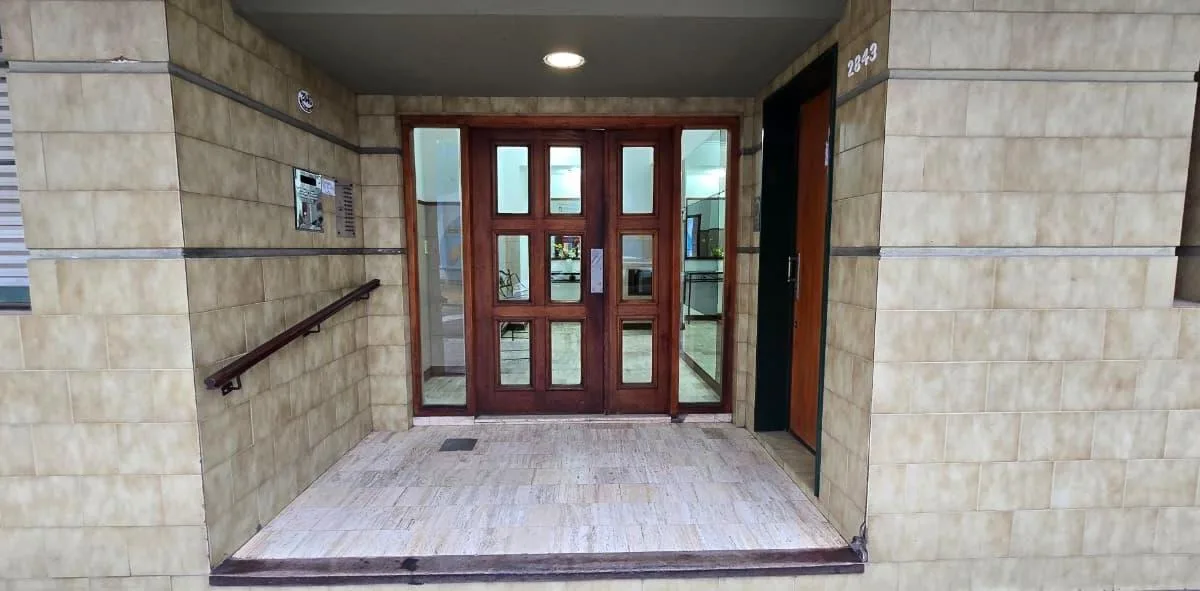 Two-bedroom apartment with balcony in Lanús