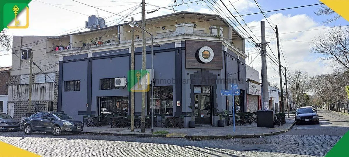 Studio apartment with balcony in Villa Ballester