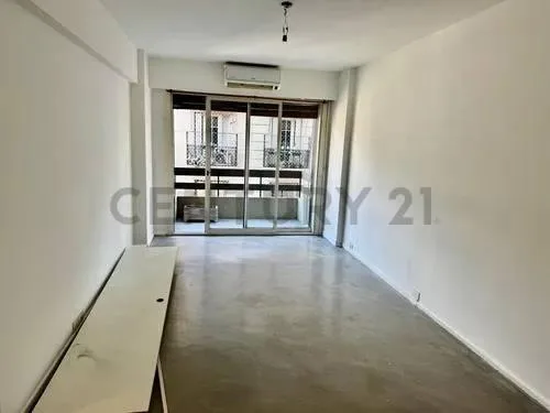 Departamento de 3 ambientes sin muebles en Retiro