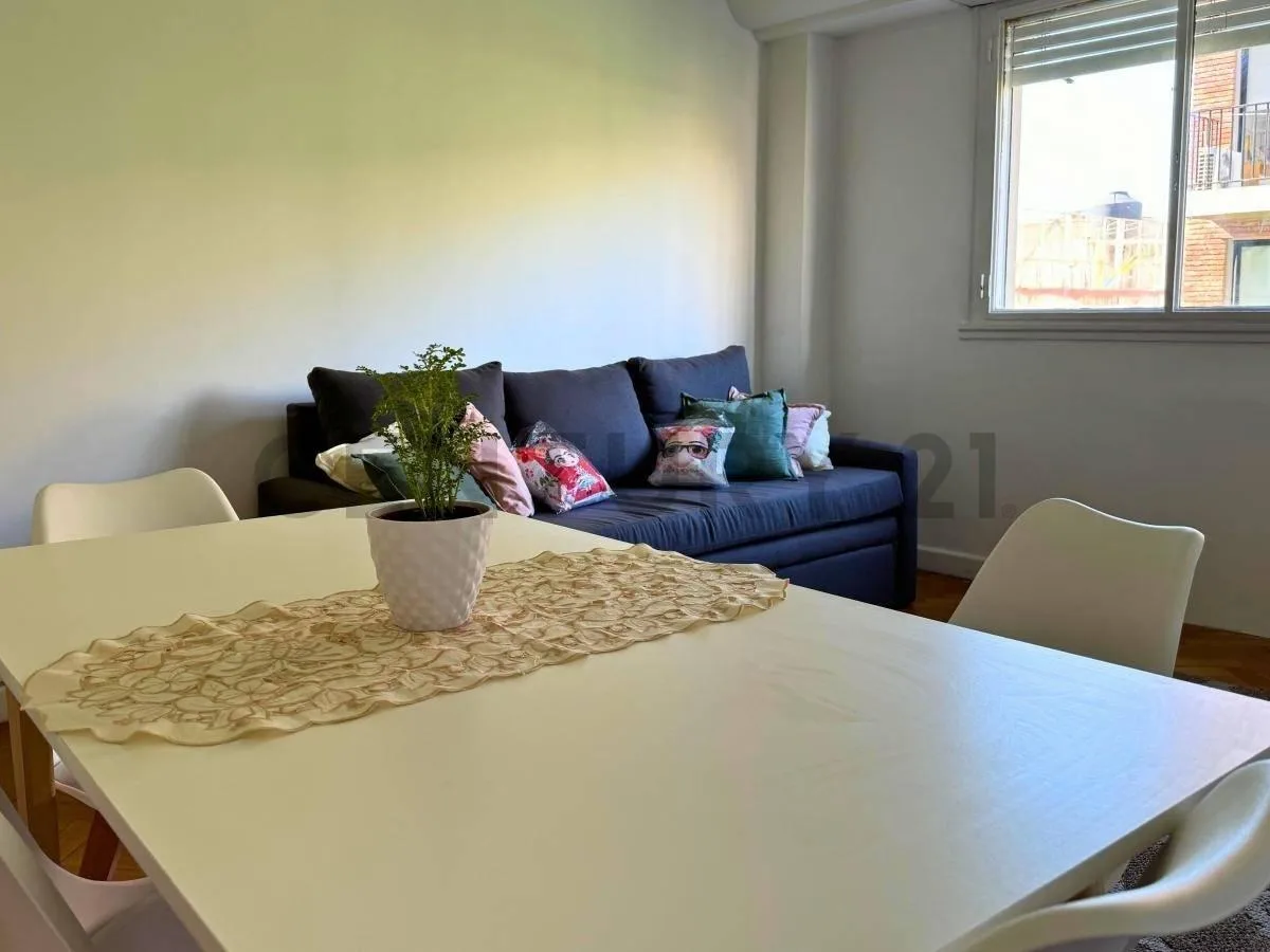 Departamento de 2 ambientes amoblado de 1 dormitorio en Monserrat