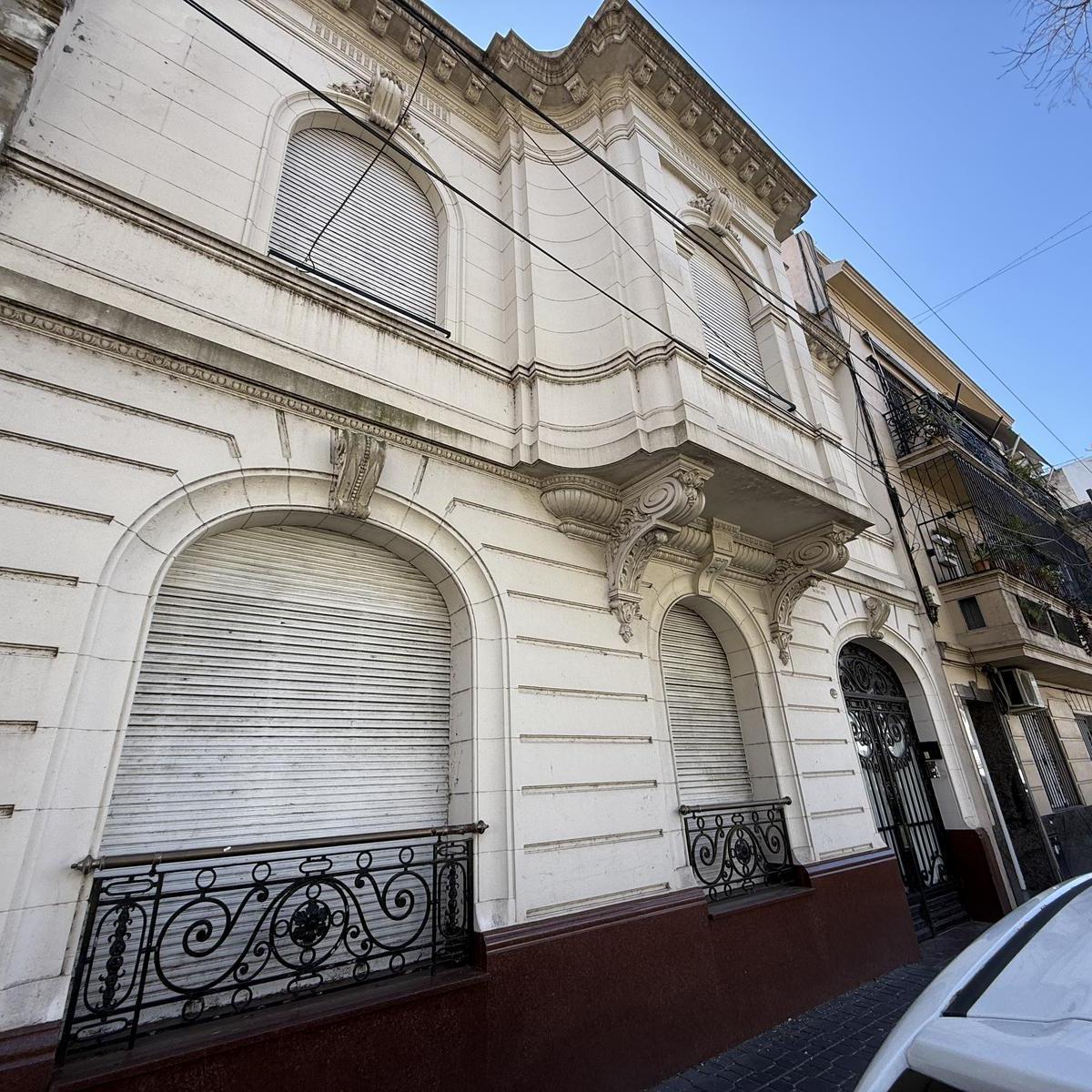 Casa com 9 dormitórios em Floresta