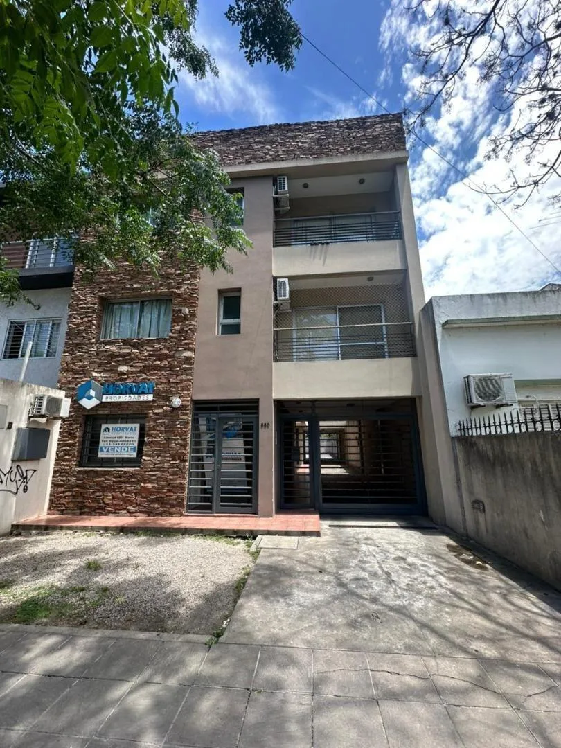Three-room apartment with parking in Merlo Centro
