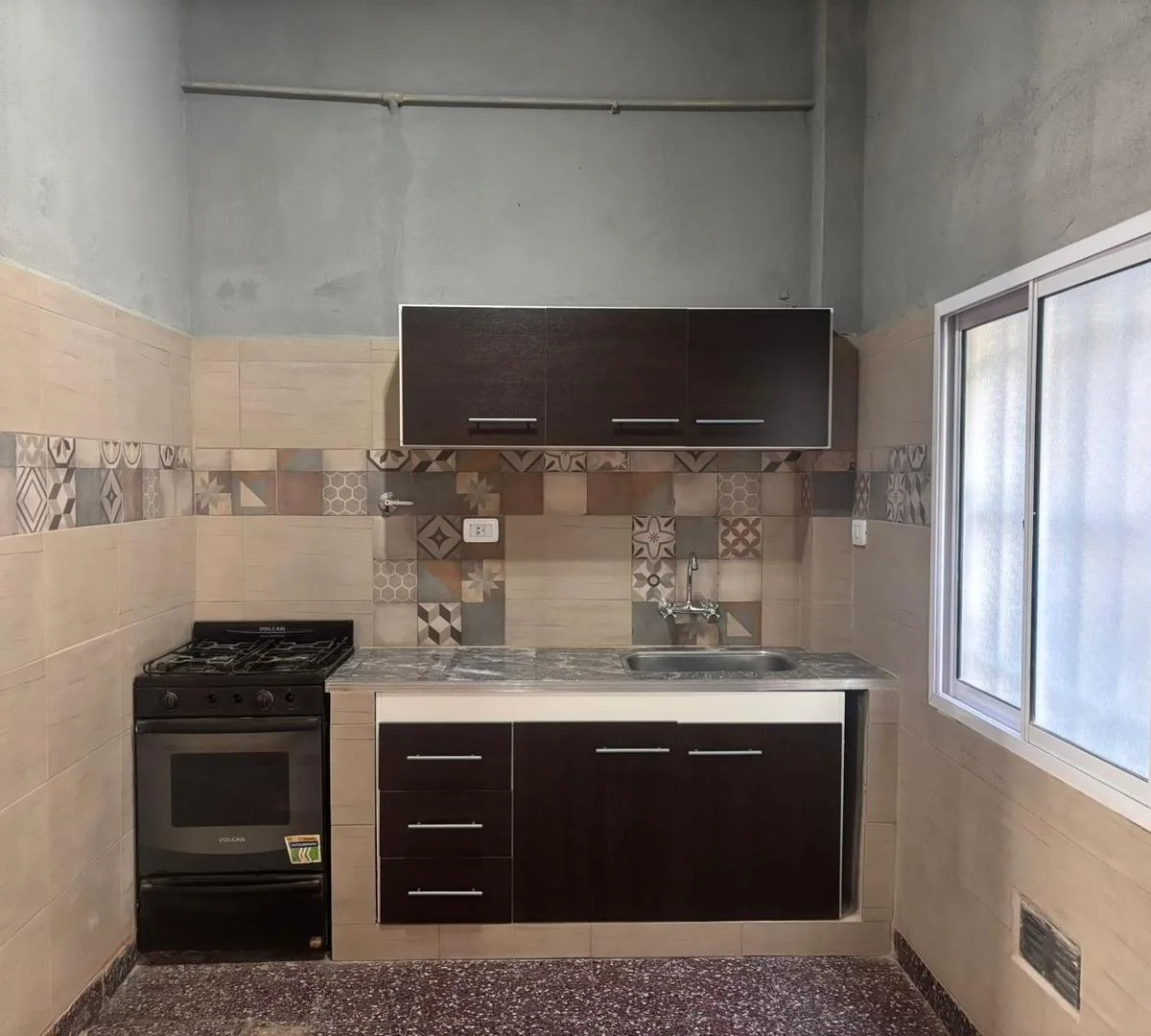 Two-room PH with small patio in Lomas de Zamora