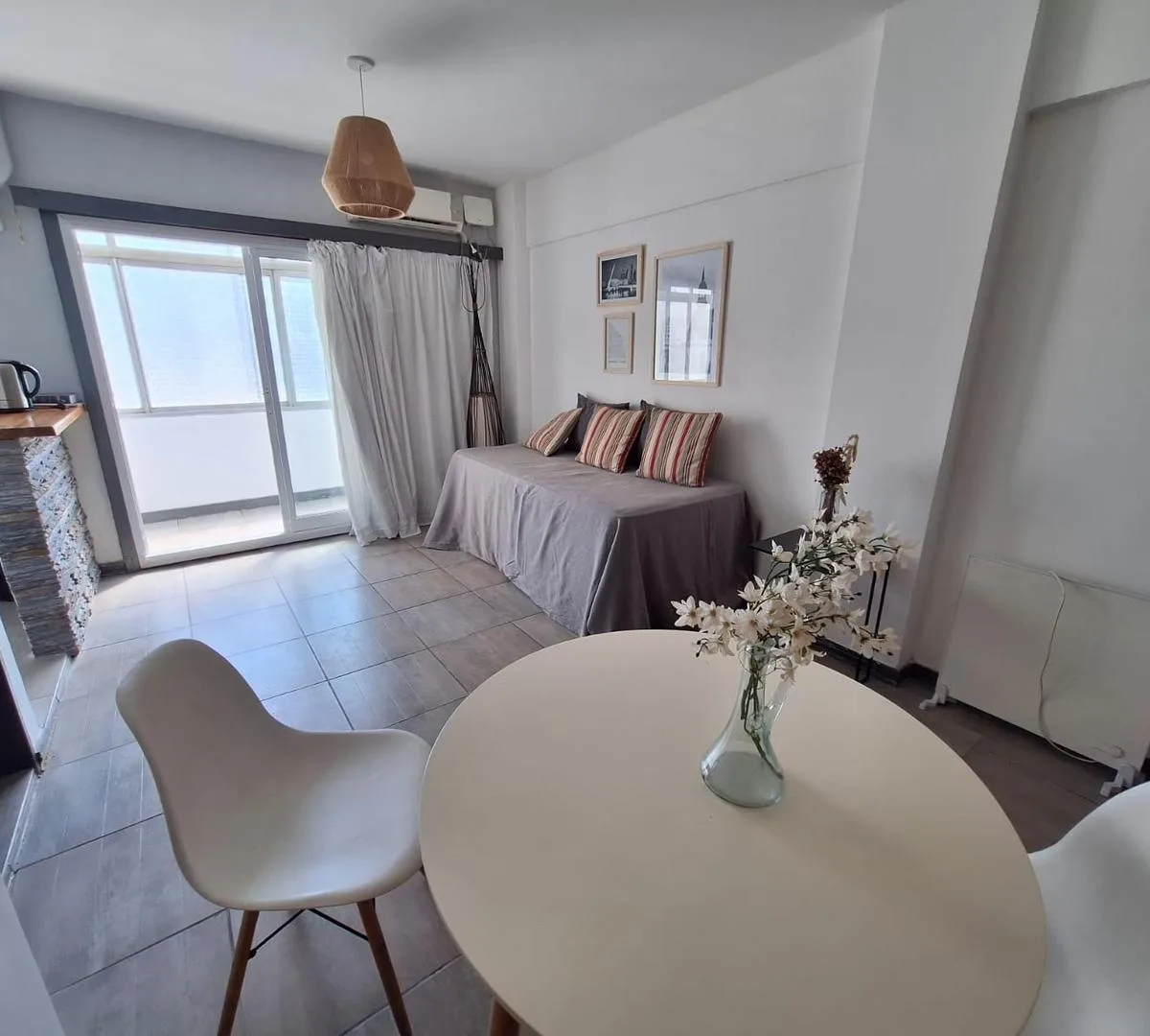 Unfurnished studio apartment with integrated balcony in Núñez