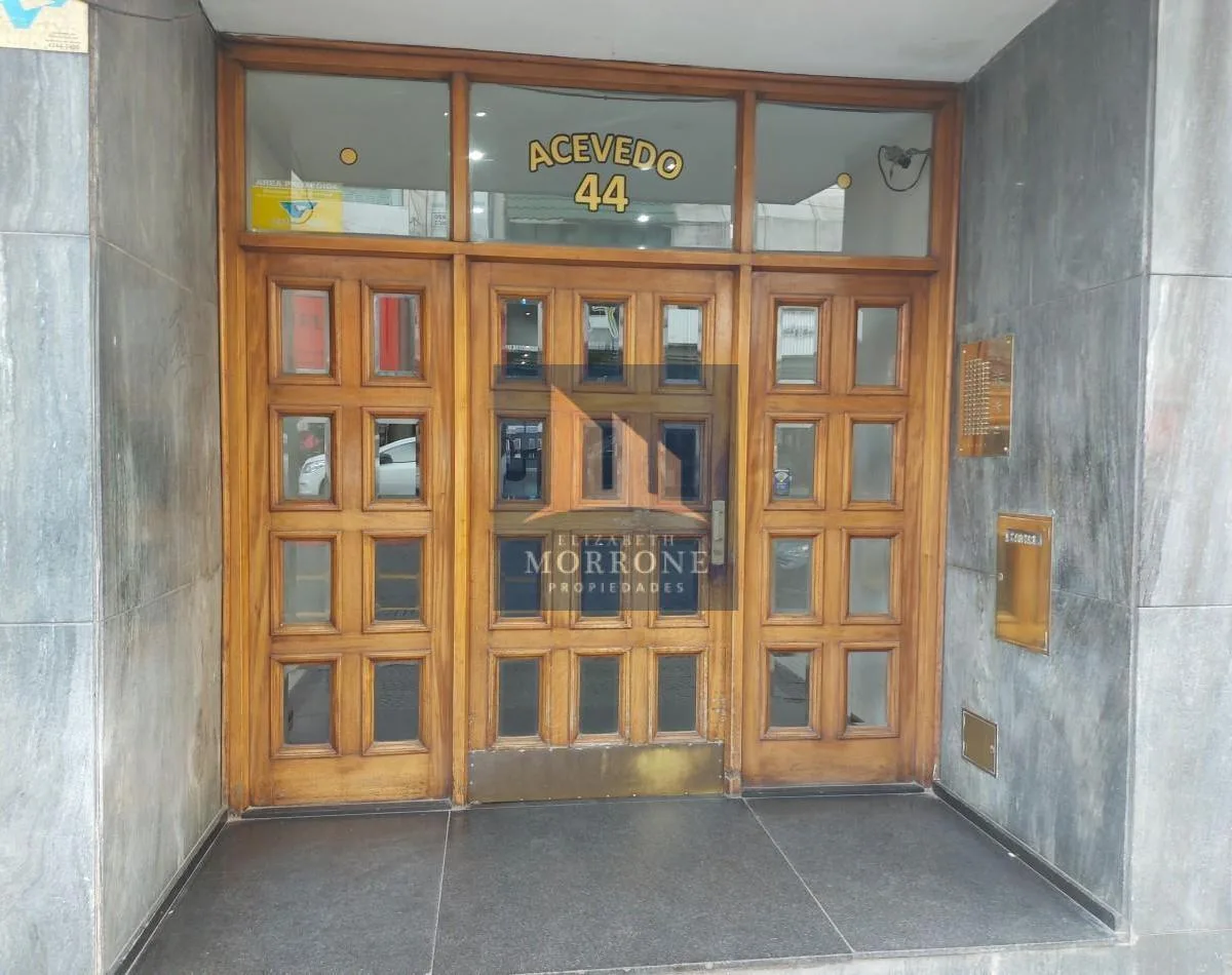 Three-room apartment with balcony in Lomas de Zamora