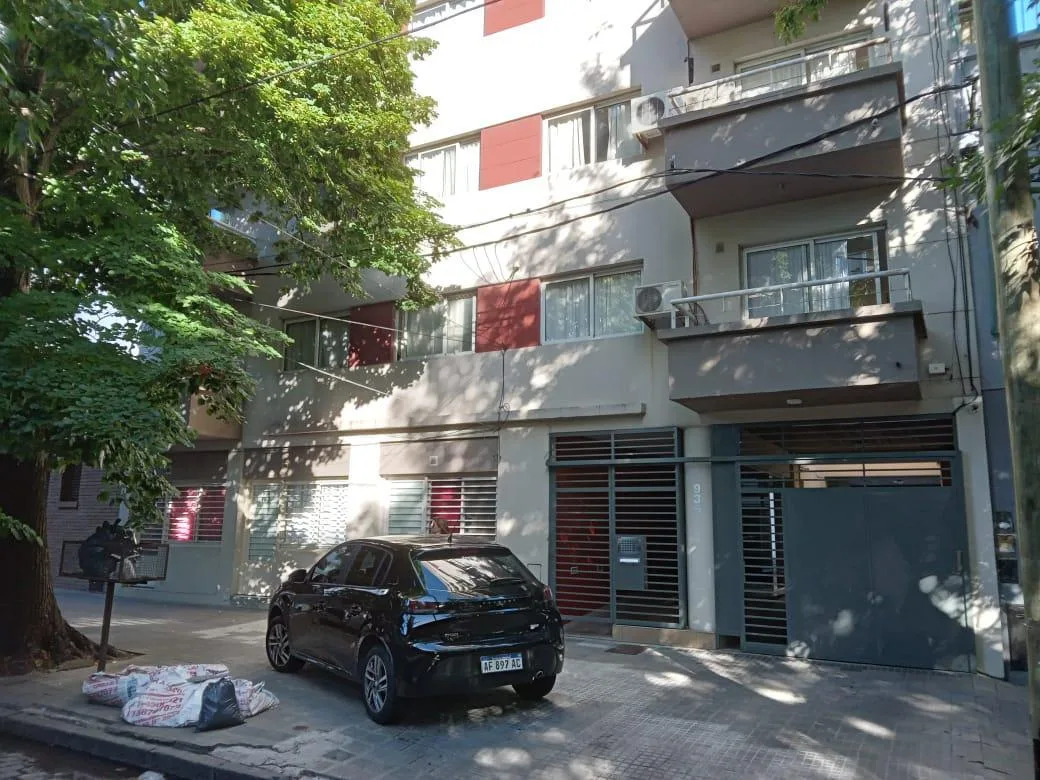 Studio apartment in La Plata near Calle 12 and Plaza M. Paz