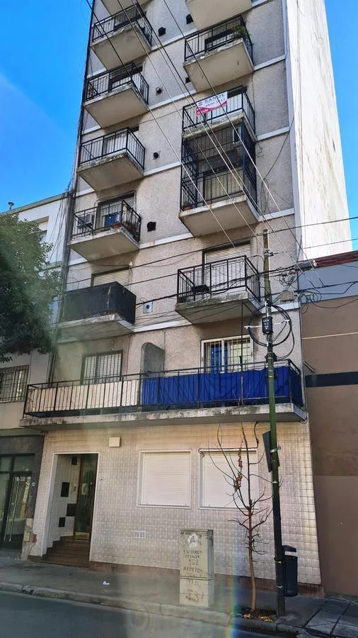 Oferta: Kawalerka, Constitución
