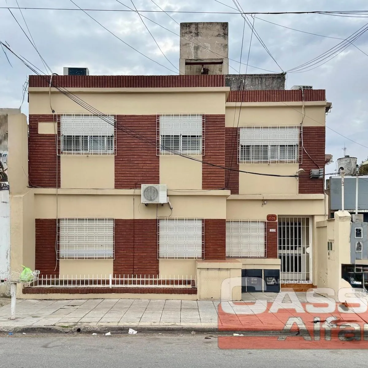 Apartamento de 3 ambientes no primeiro andar em Lanús