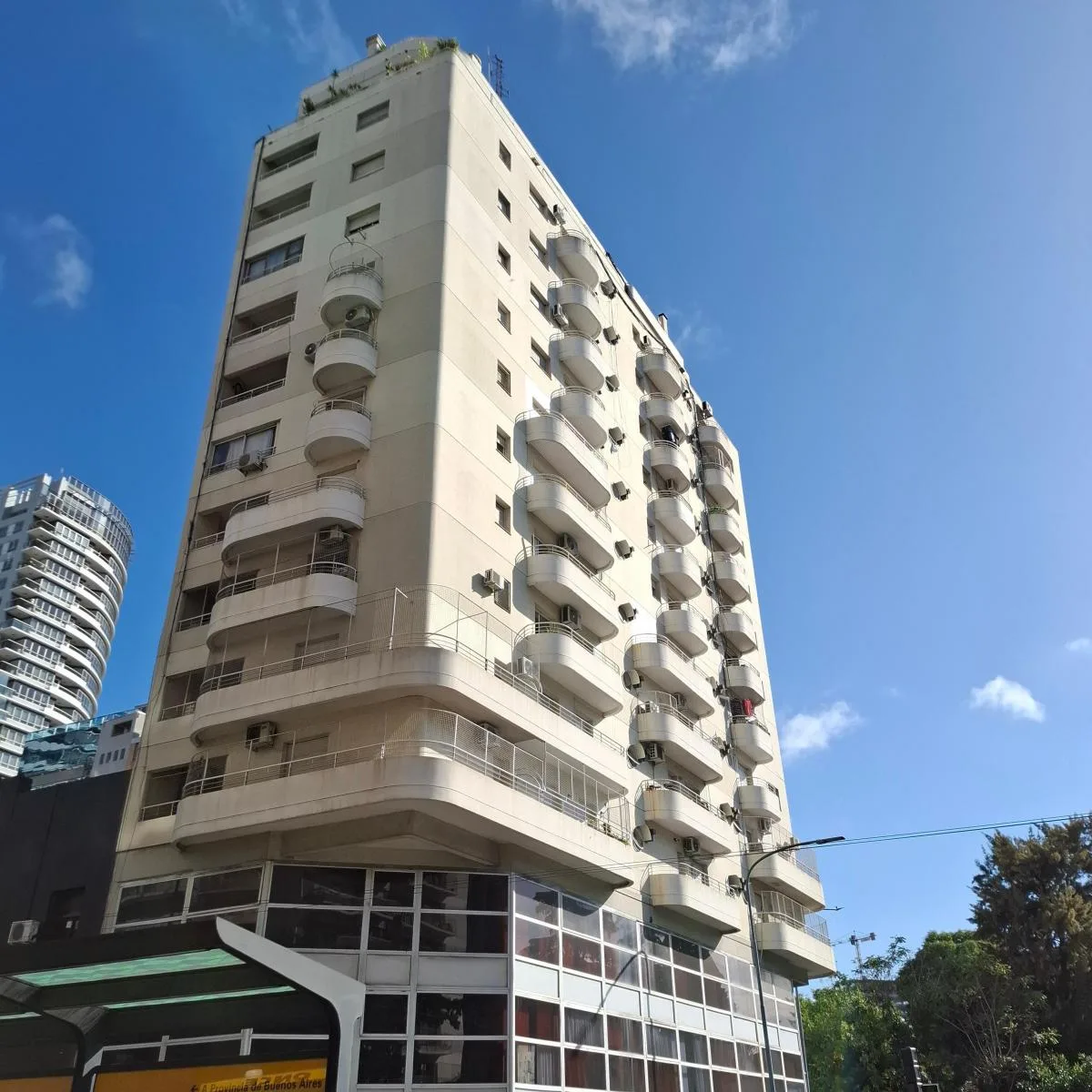 2 ambientes con balcón francés