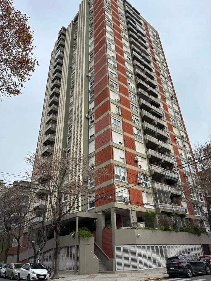 Departamento de 5 ambientes con cochera en Belgrano