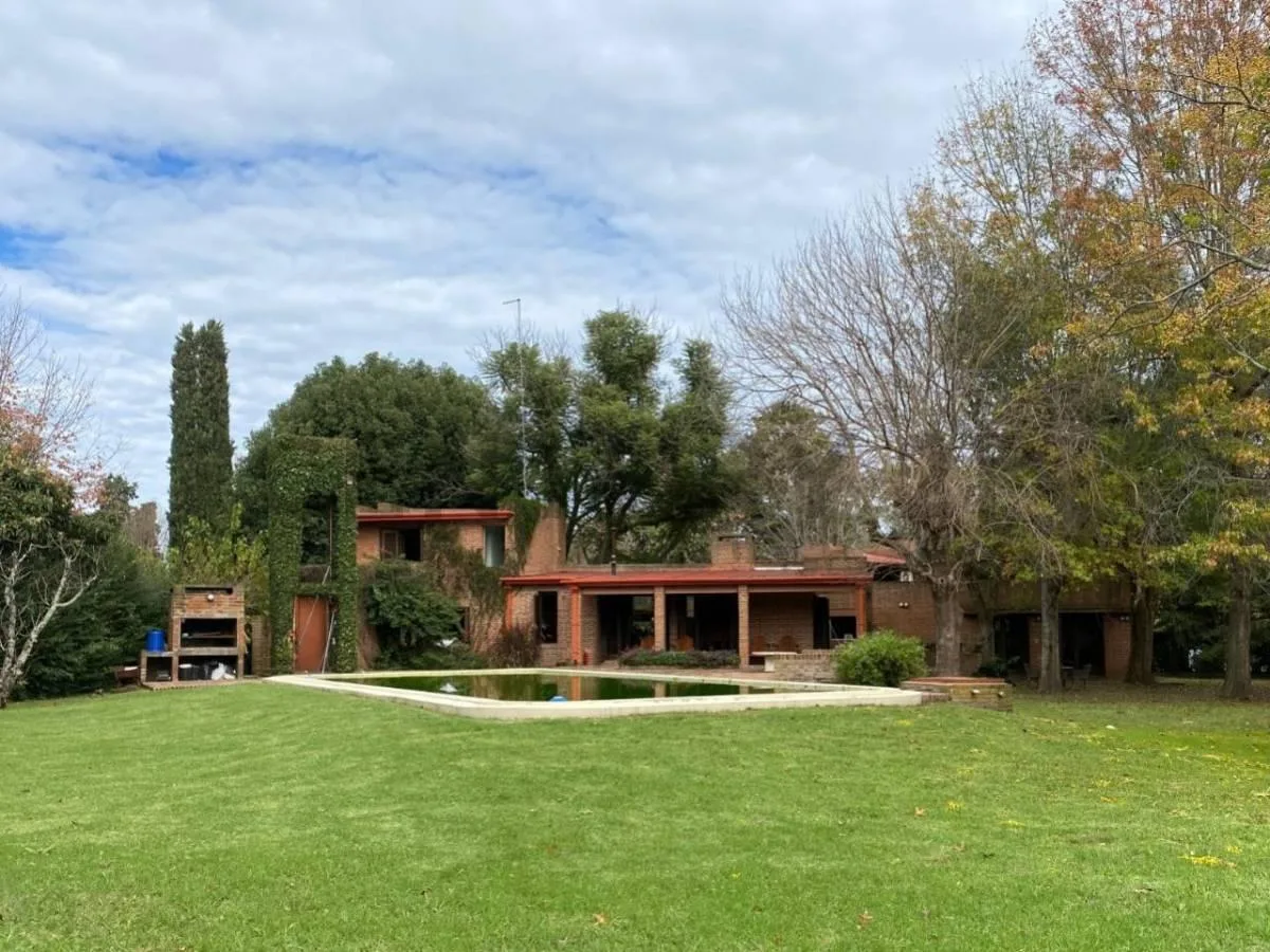 Six-bedroom house for temporary rent in Villa Elisa, La Plata