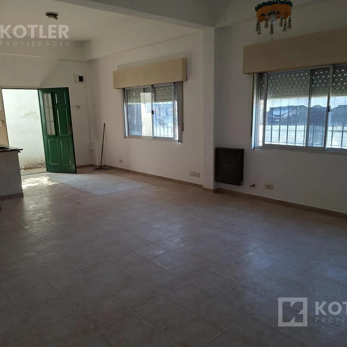 Большая квартира-студия в PH с профессиональным назначением в Lomas de Zamora