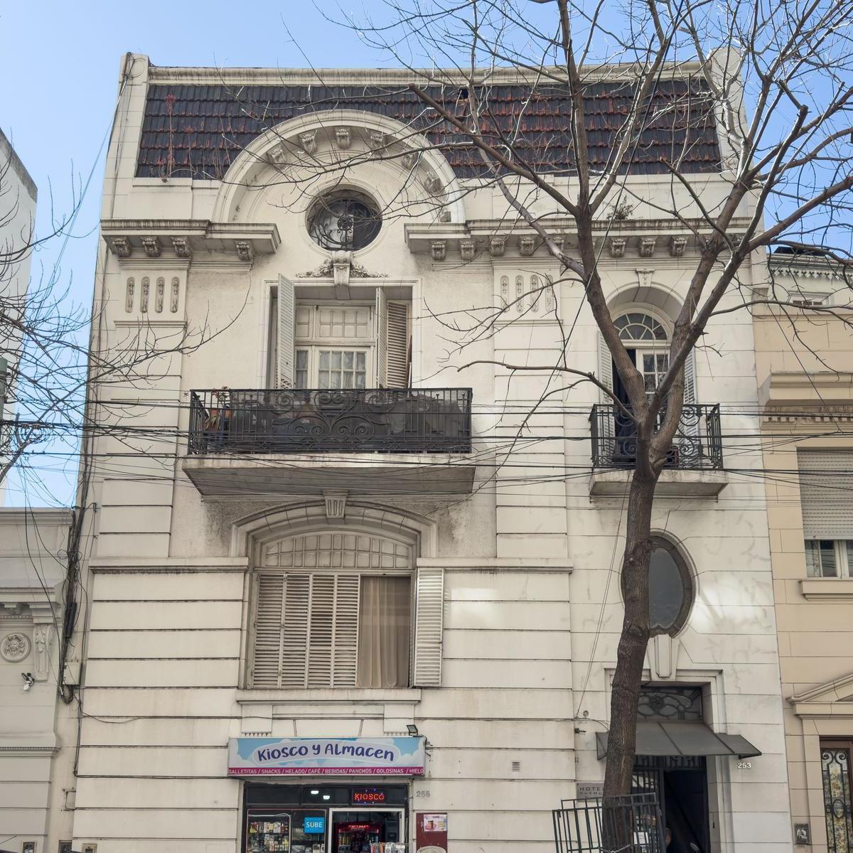 Дом-петит-отель для коммерческого использования в Caballito