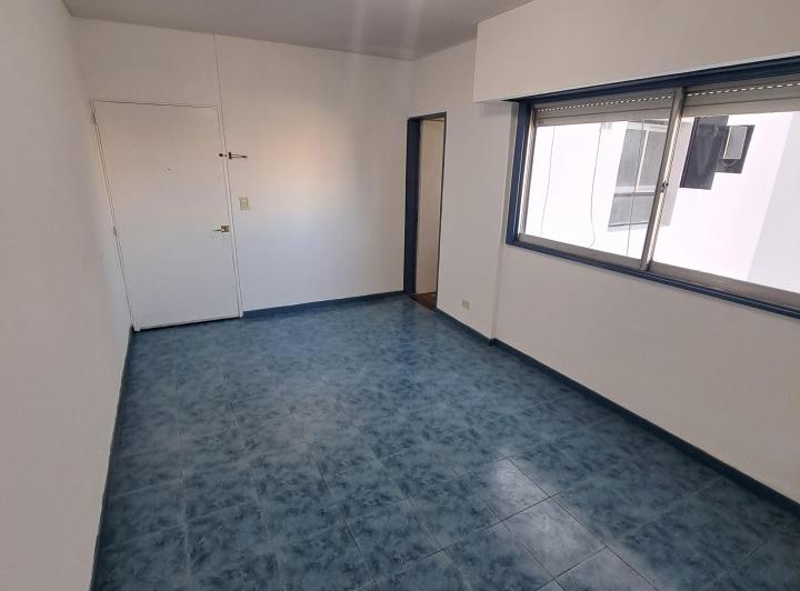 Apartamento de dois ambientes lateral em Chacarita