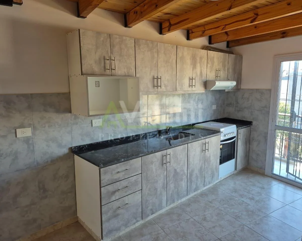 Apartamento duplex de dois ambientes novo para alugar em Hurlingham (Villa Tesei)