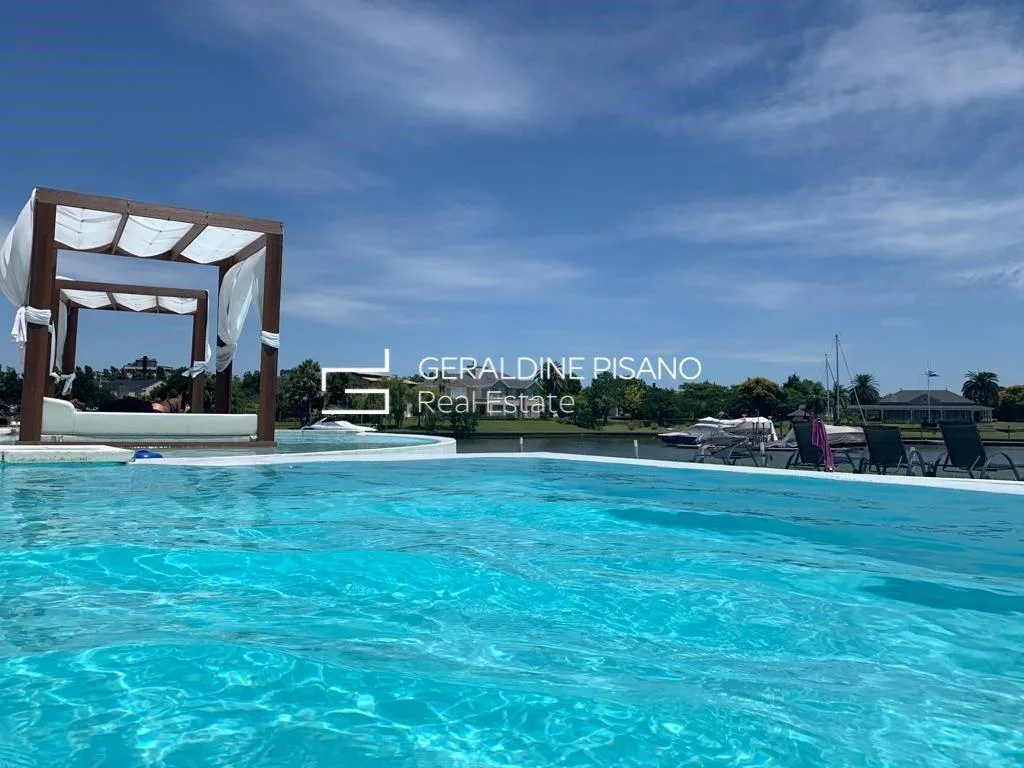 One-bedroom apartment in Tigre with balcony and assigned covered parking