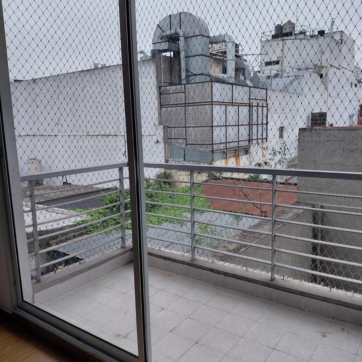 Monoambiente en Villa Ortúzar cerca de la estación Tronador (subte B)