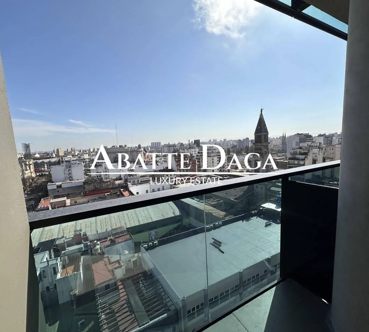 Новая двухкомнатная квартира с балконом в Constitución