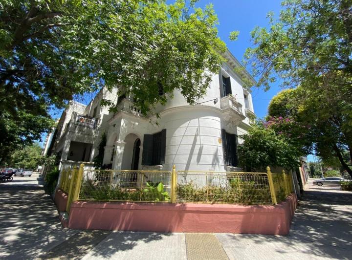 Casa de 5 ambientes comercial en Villa Urquiza