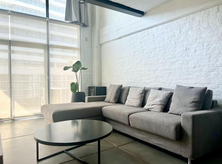Furnished duplex apartment in Colegiales with balcony