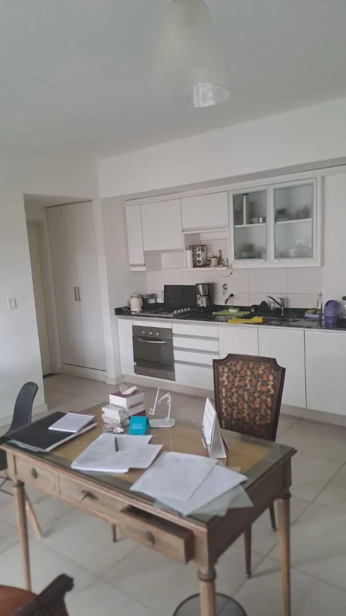 Apartamento de dois ambientes com varanda em Chacarita