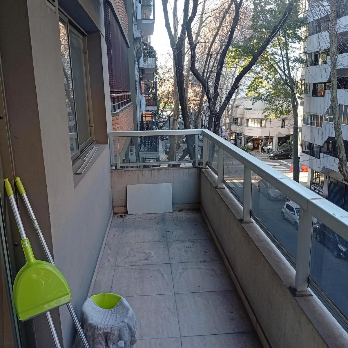 2-room apartment with long balcony
