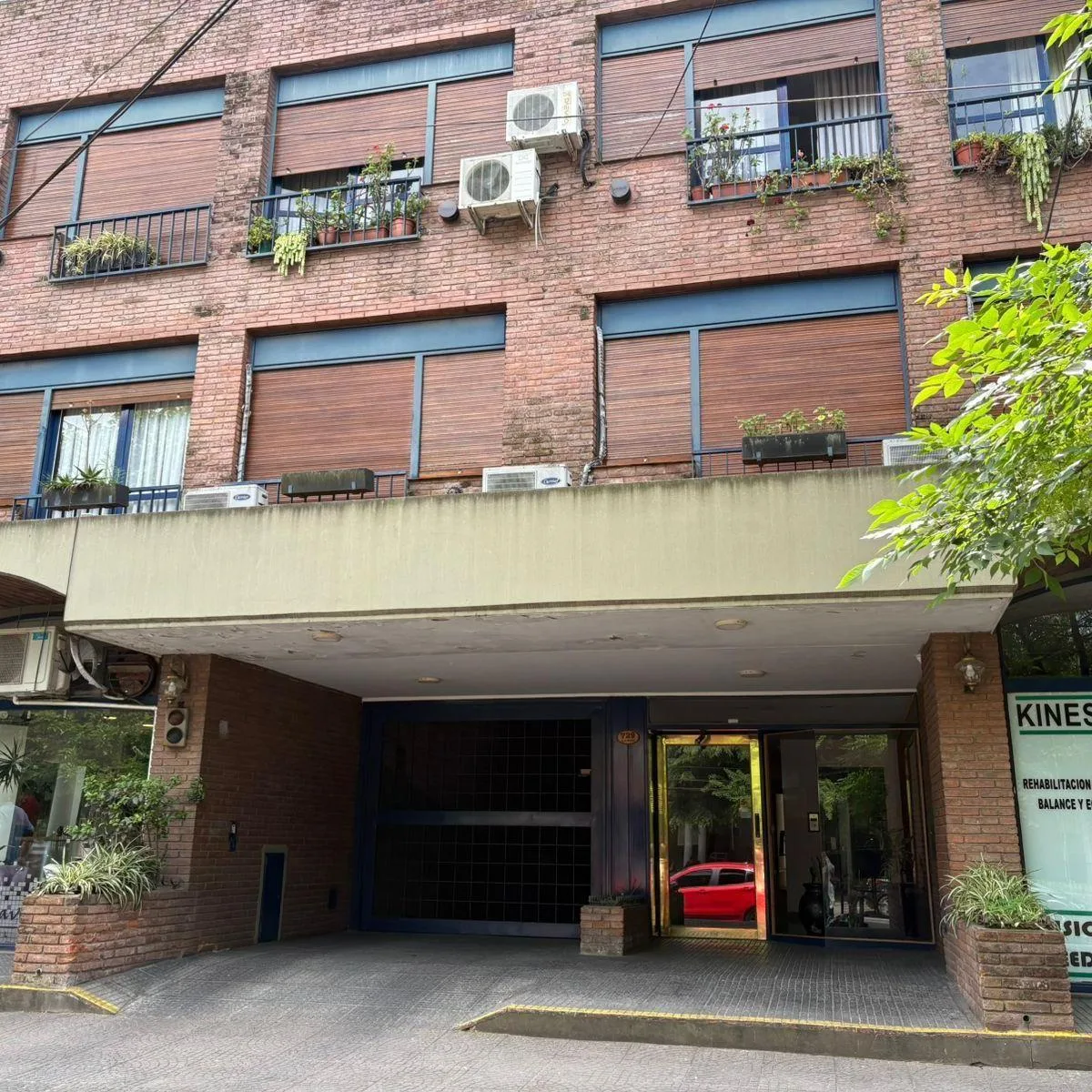 Departamento con Cochera en Adrogué