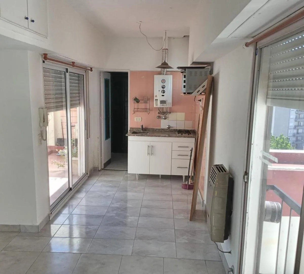 Monoambiente con balcón en Almagro
