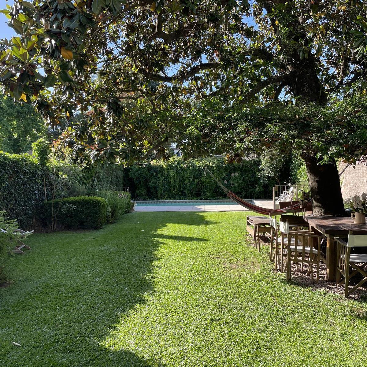 Трёхспальная меблированная вилла с садом, бассейном, зоной гриля в Beccar