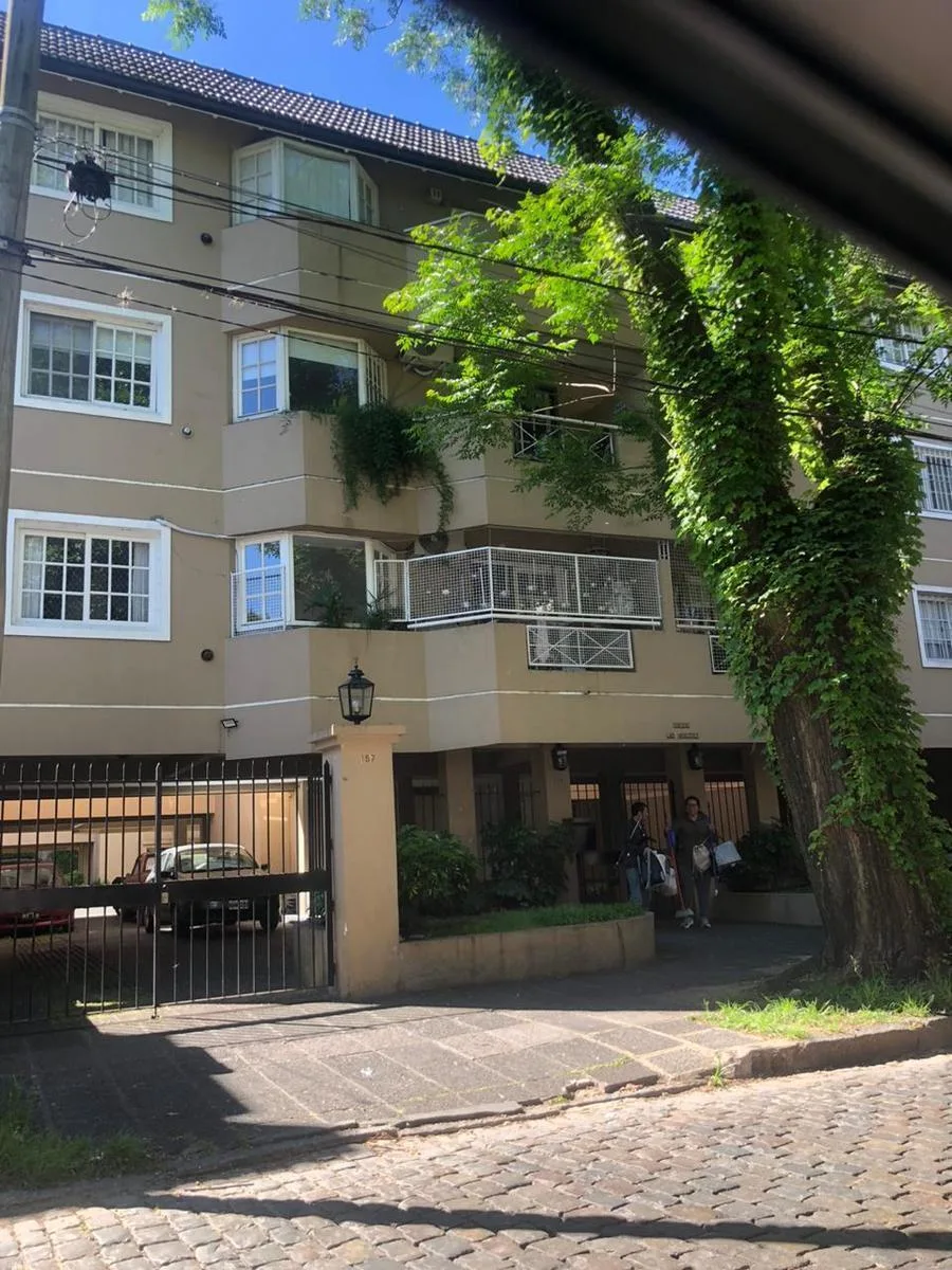 Departamento de 3 ambientes con cochera en San Isidro Centro