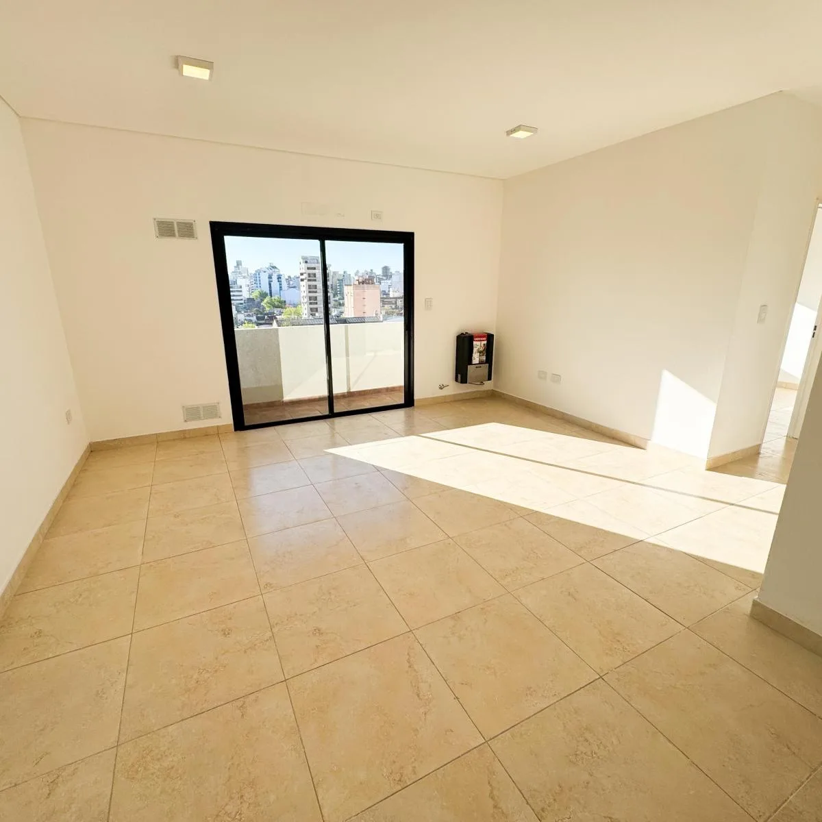 Apartamento de dois ambientes novo com varanda e vaga opcional em Lanús Centro