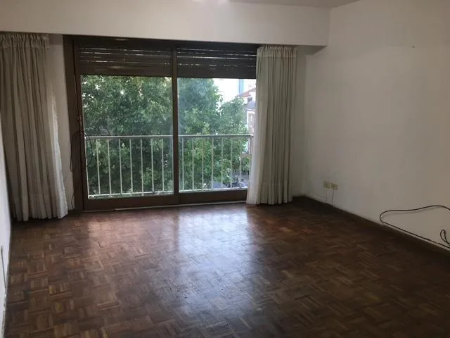 Полуэтажная квартира с 3 спальнями в Lomas de Zamora