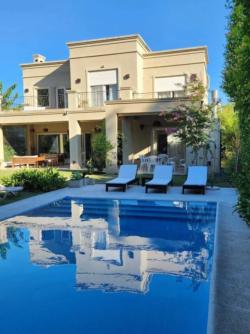 Four-bedroom house in Santa Barbara, Tigre