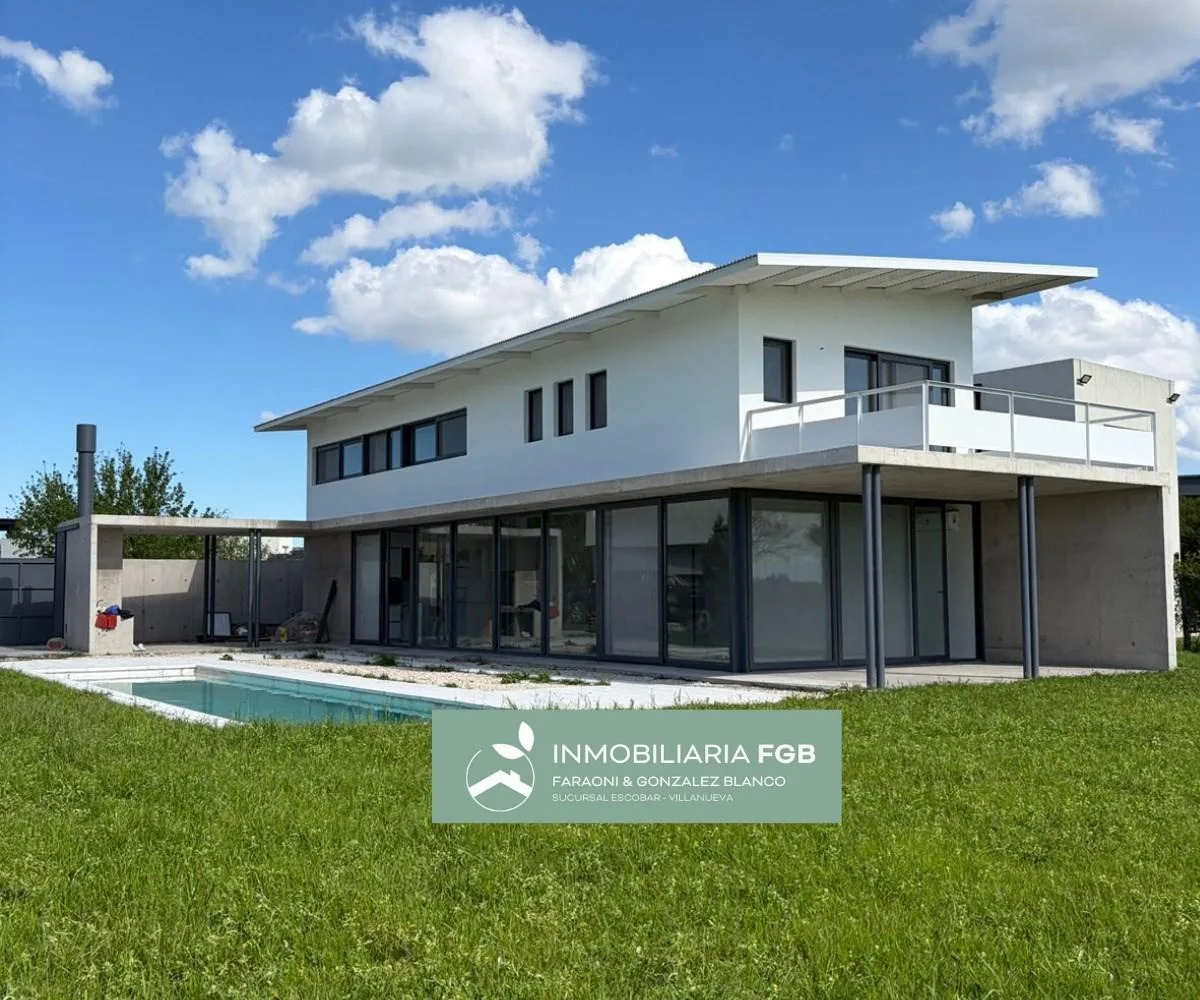 4-bedroom house with pool and garden in El Cantón