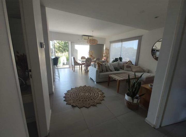 Двухуровневая квартира с 3 спальнями в Beccar