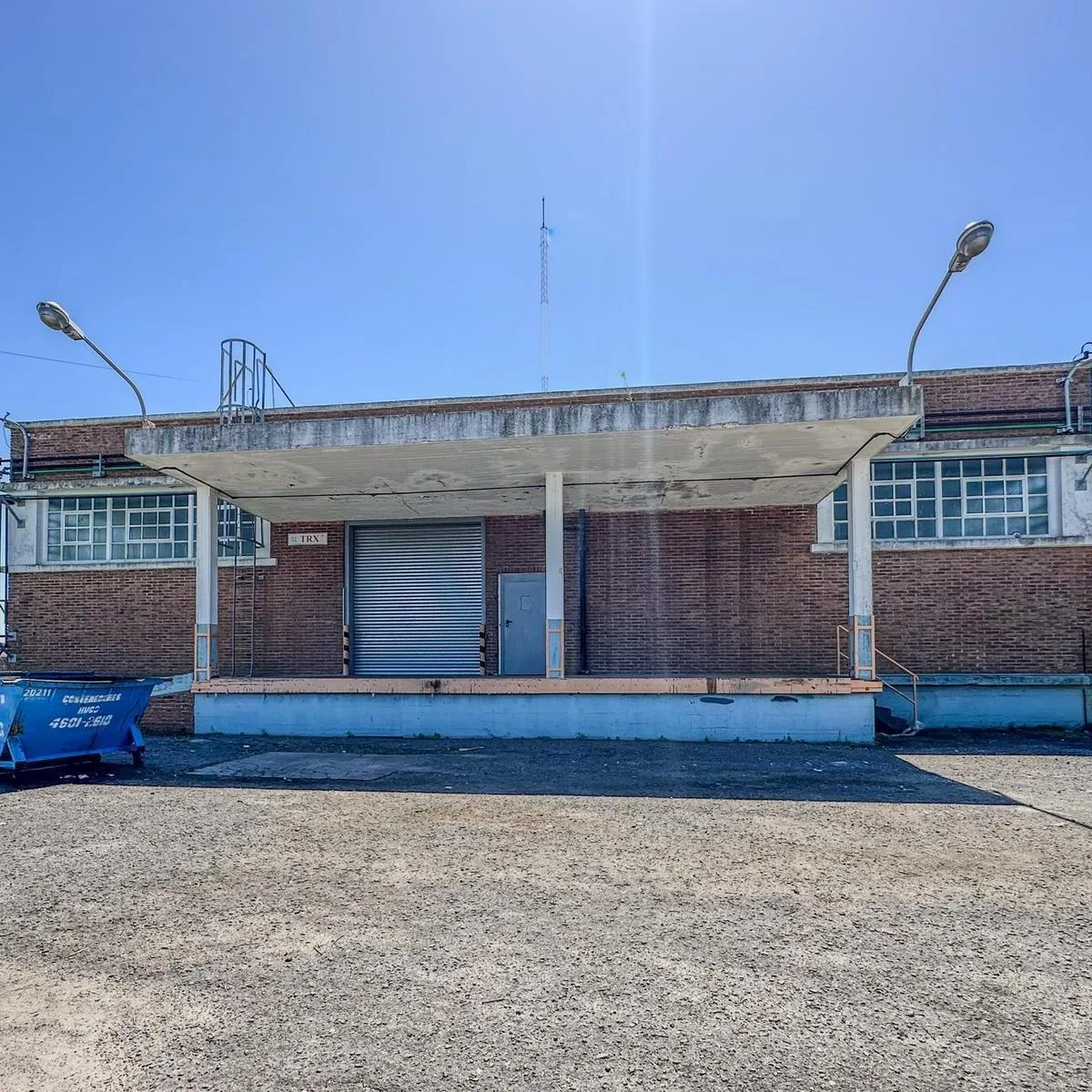 Galpão 800 m², segurança 24/7