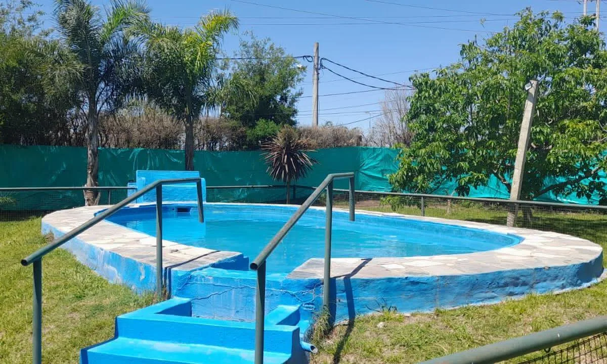 Quinta com piscina para 3 dormitórios em Esteban Echeverría
