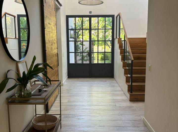 Three-bedroom house in Victoria