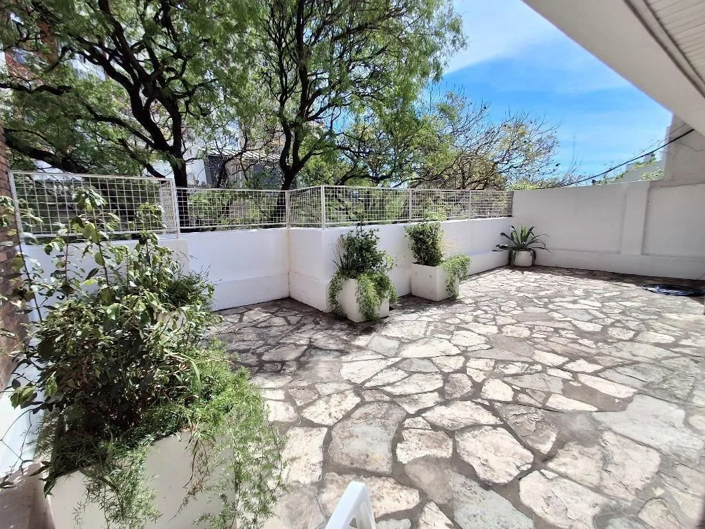 Casa Barrio Parque, terraza y cochera